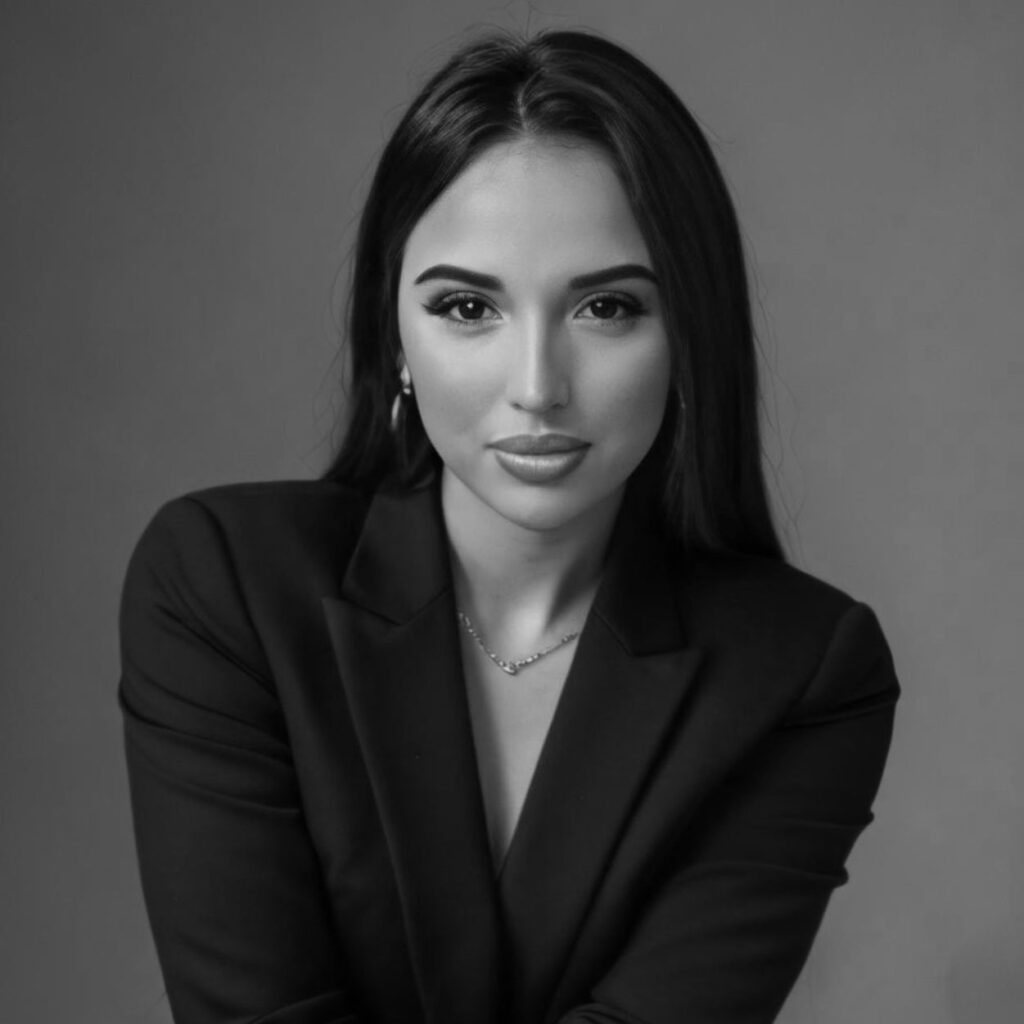 Zoe-Bustamante
